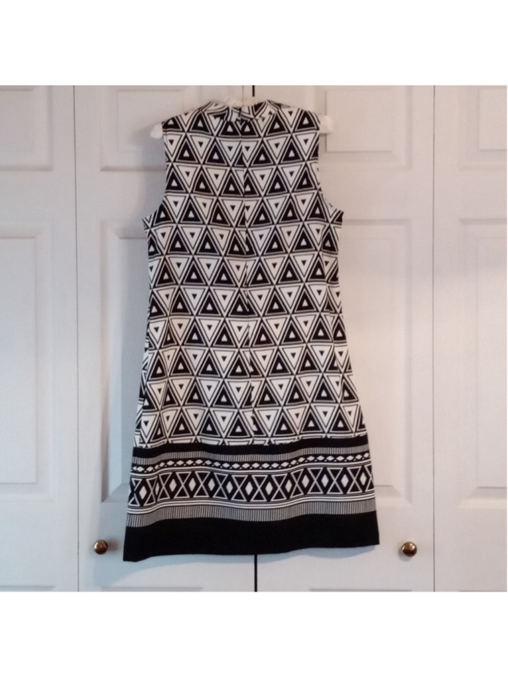AGB Black White Geometric Mockneck Shift Dress Size 8 - Picture 3 of 9